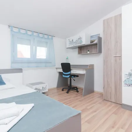 Apartment Lara