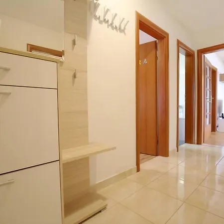 Lara Apartment