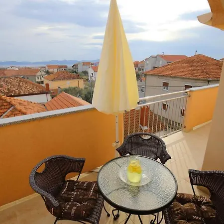 Lara * Zadar